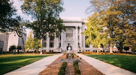 Hamilton County Courthouse south lawn